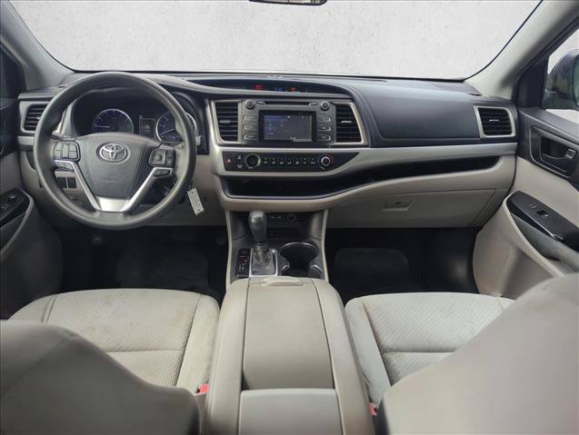 Used 2019 Toyota Highlander LE FWD image 21