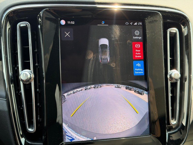 Certified 2023 Volvo C40 Recharge Core w/ Protection Package Premier AWD/4WD image 19