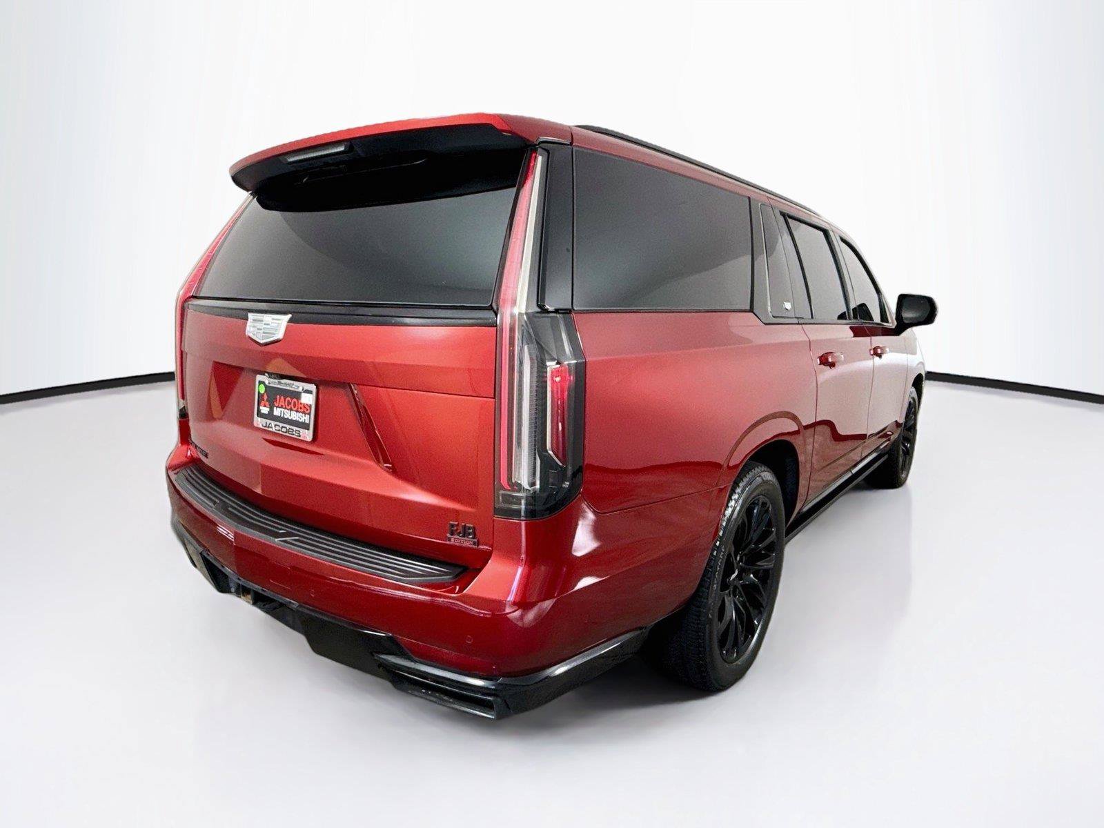 Used 2023 Cadillac Escalade ESV Sport Platinum w/ LPO, ONYX Package AWD/4WD image 6