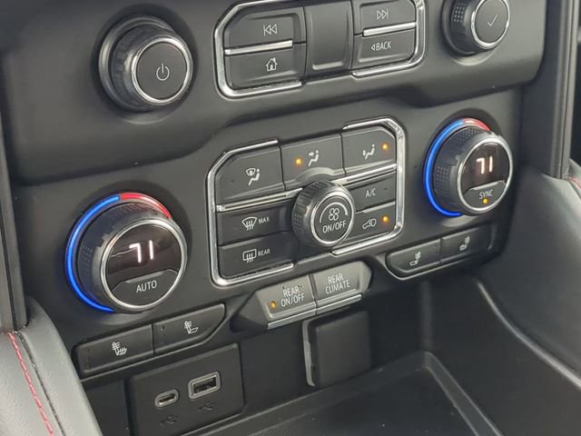 Used 2021 Chevrolet Suburban RST w/ Luxury Package image 28