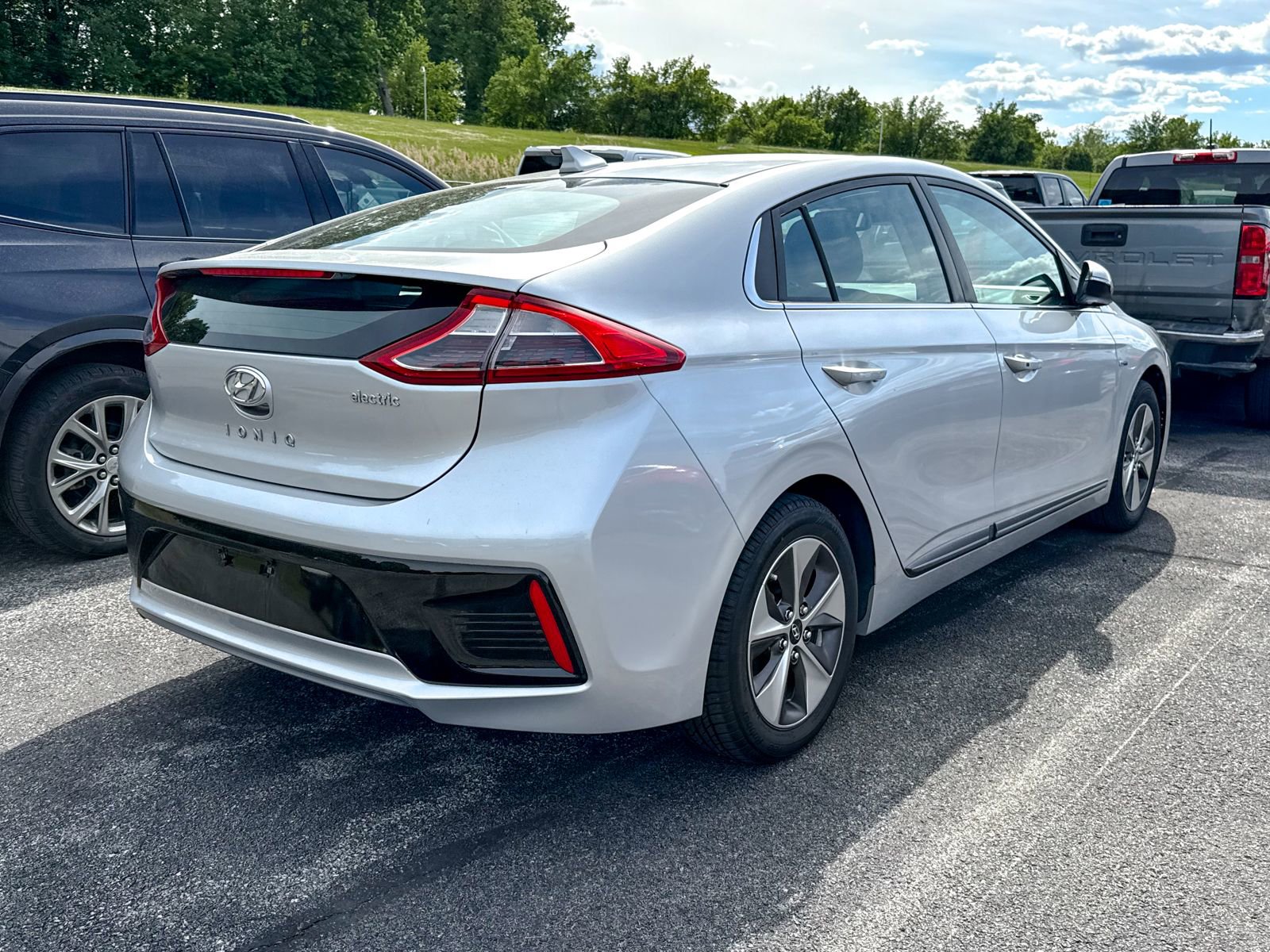 Used 2019 Hyundai Ioniq Limited FWD image 12
