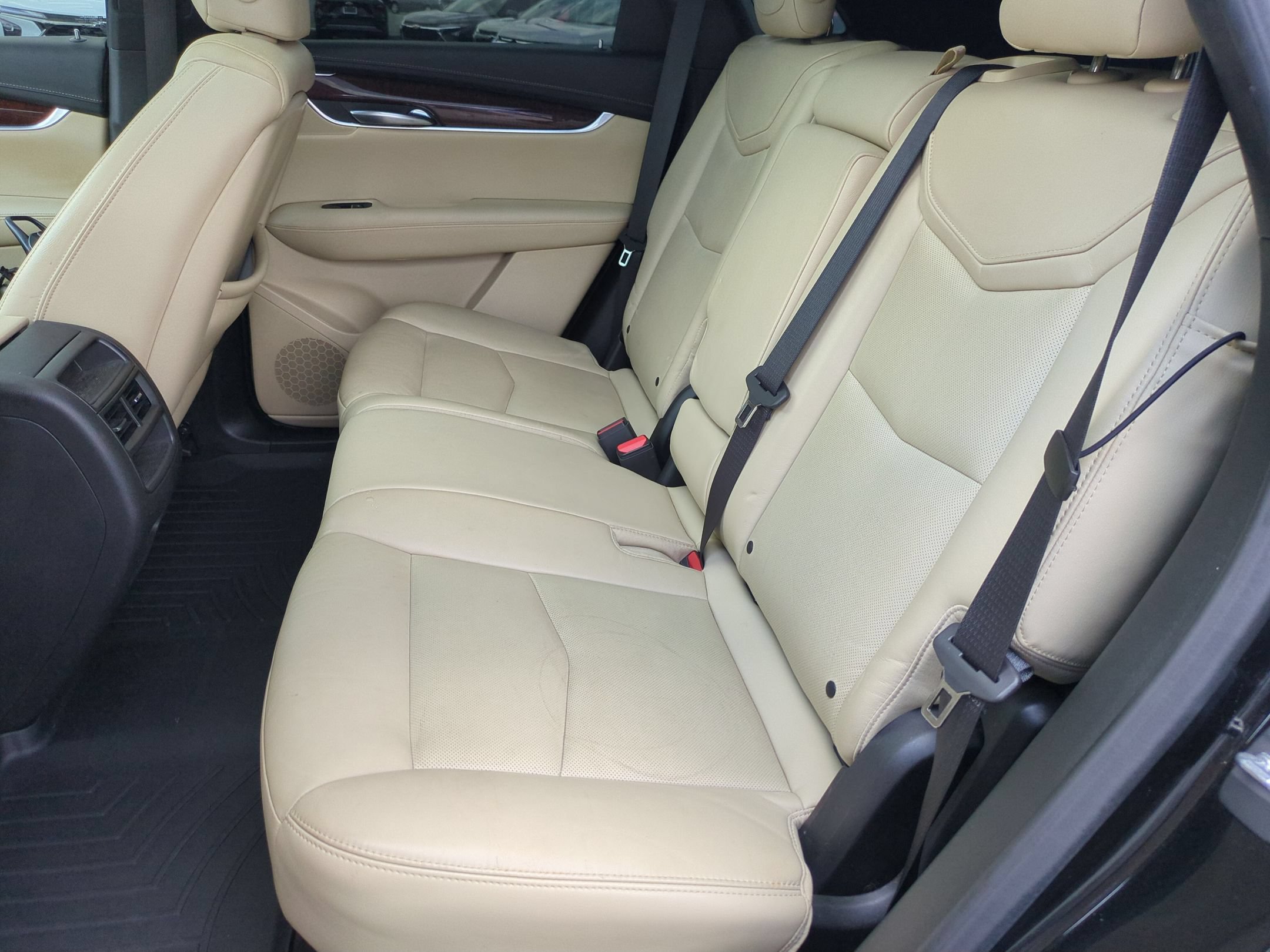 Certified 2018 Cadillac XT5 Luxury w/ Driver Awareness Package FWD image 30