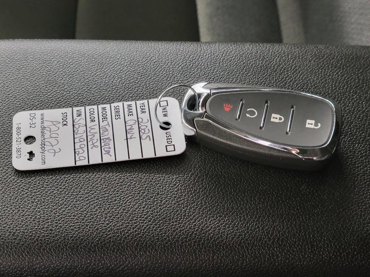 Used 2025 Chevrolet TrailBlazer LT image 25