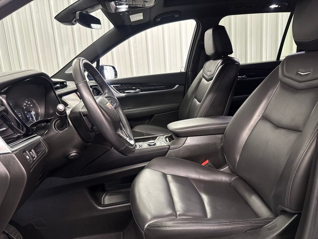 Certified 2025 Cadillac XT6 Premium Luxury FWD image 9
