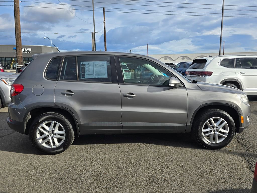 Used 2011 Volkswagen Tiguan S image 6