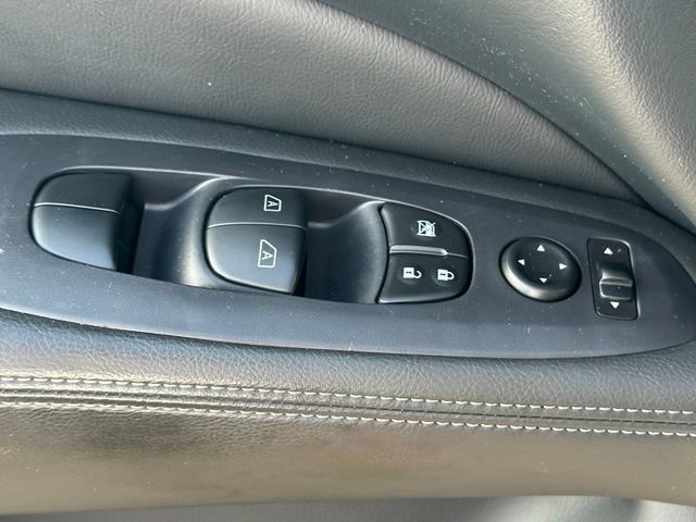 Used 2019 Nissan Pathfinder SL AWD/4WD image 20