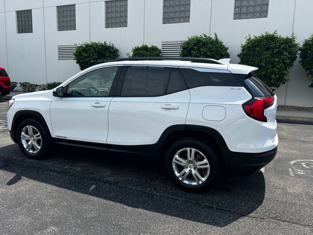 Used 2020 GMC Terrain SLE w/ Driver Convenience Package FWD image 5
