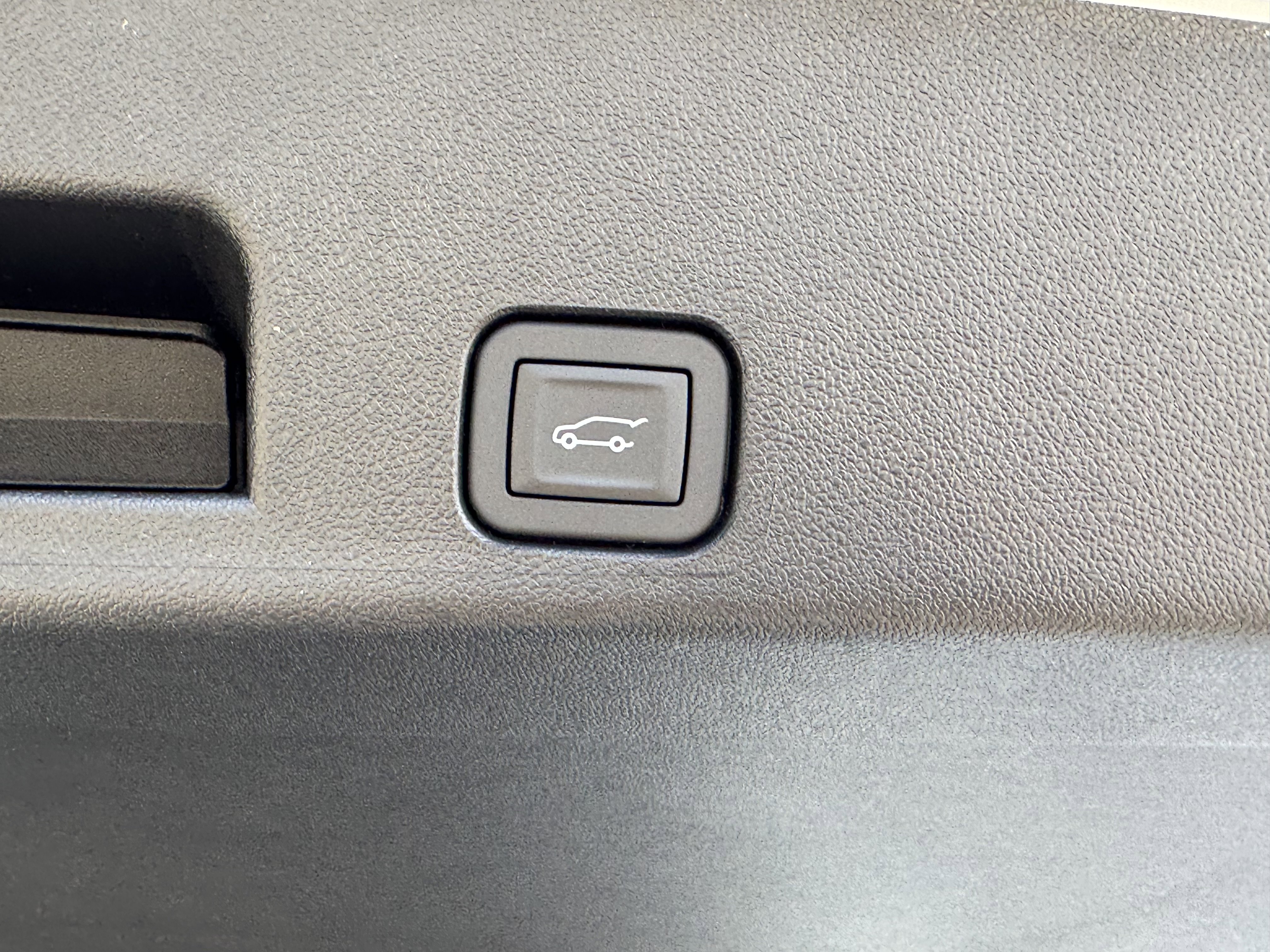 New 2026 Chevrolet Traverse LT w/ Sun and Wheel Package image 7