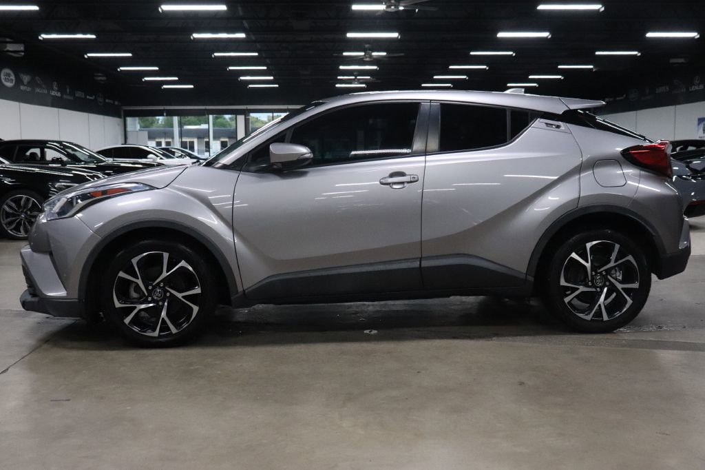 Used 2019 Toyota C-HR XLE image 2