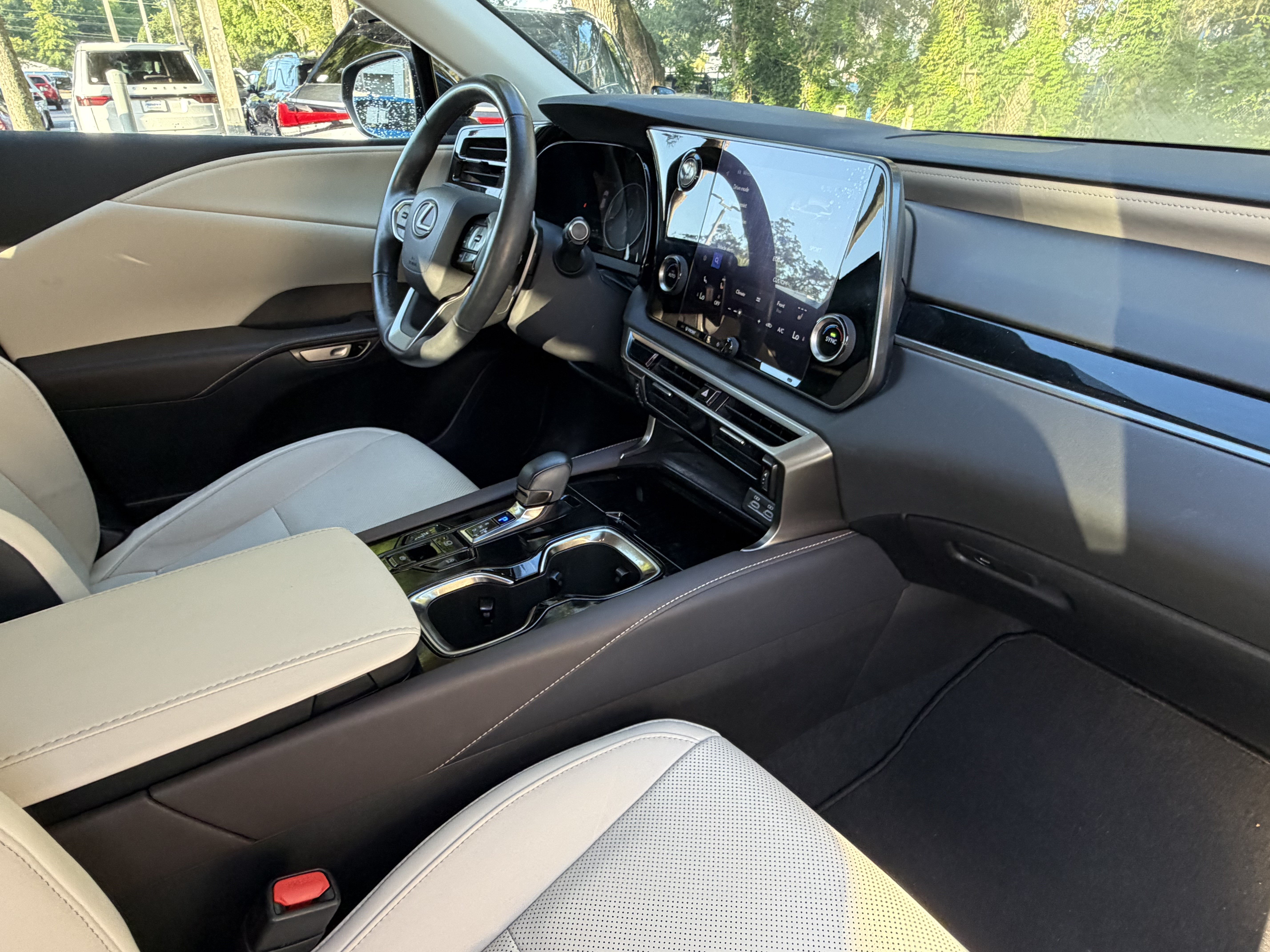 Used 2023 Lexus RX 350 FWD image 45