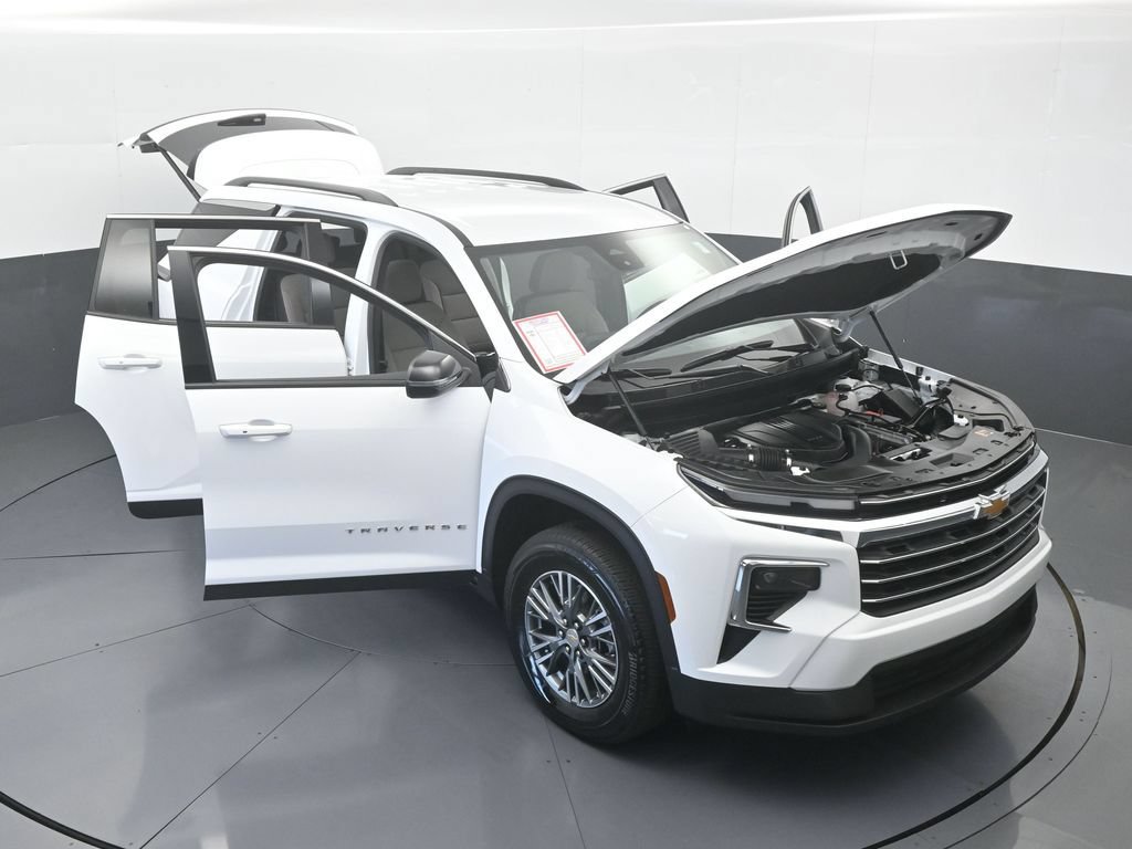 Used 2025 Chevrolet Traverse LT FWD image 66