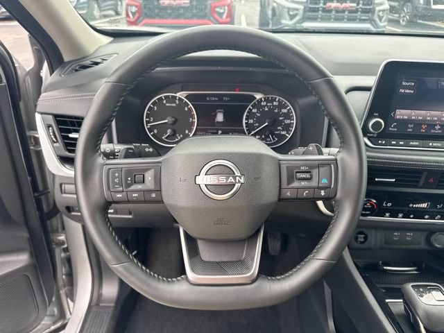 Used 2025 Nissan Rogue SV FWD image 14