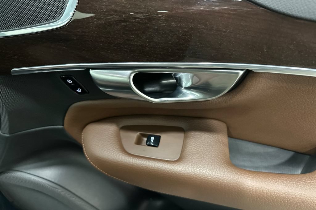 Used 2019 Volvo XC90 T6 Momentum w/ Protection Package Premier AWD/4WD image 21