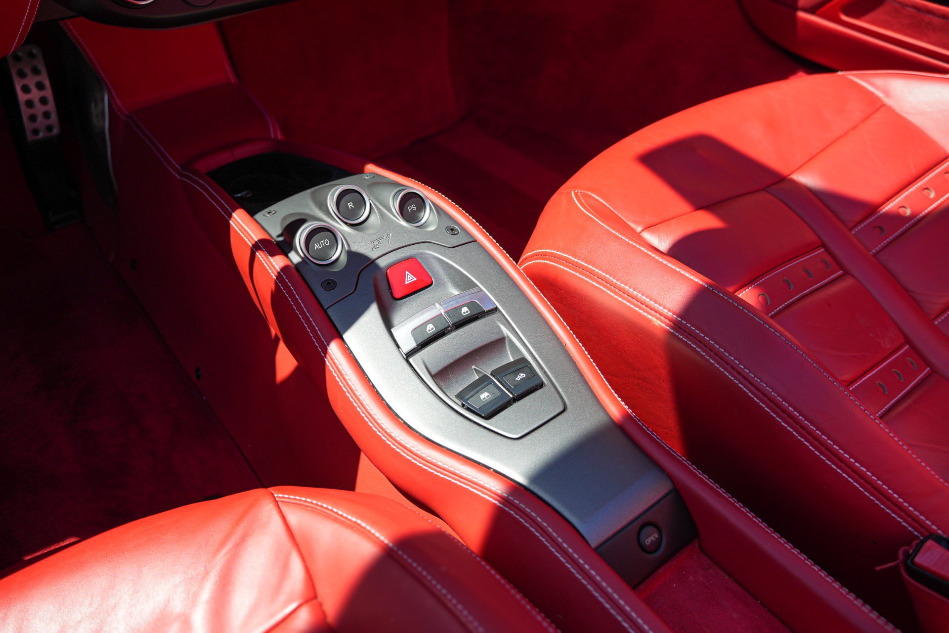 Used 2013 Ferrari 458 Spider RWD image 17