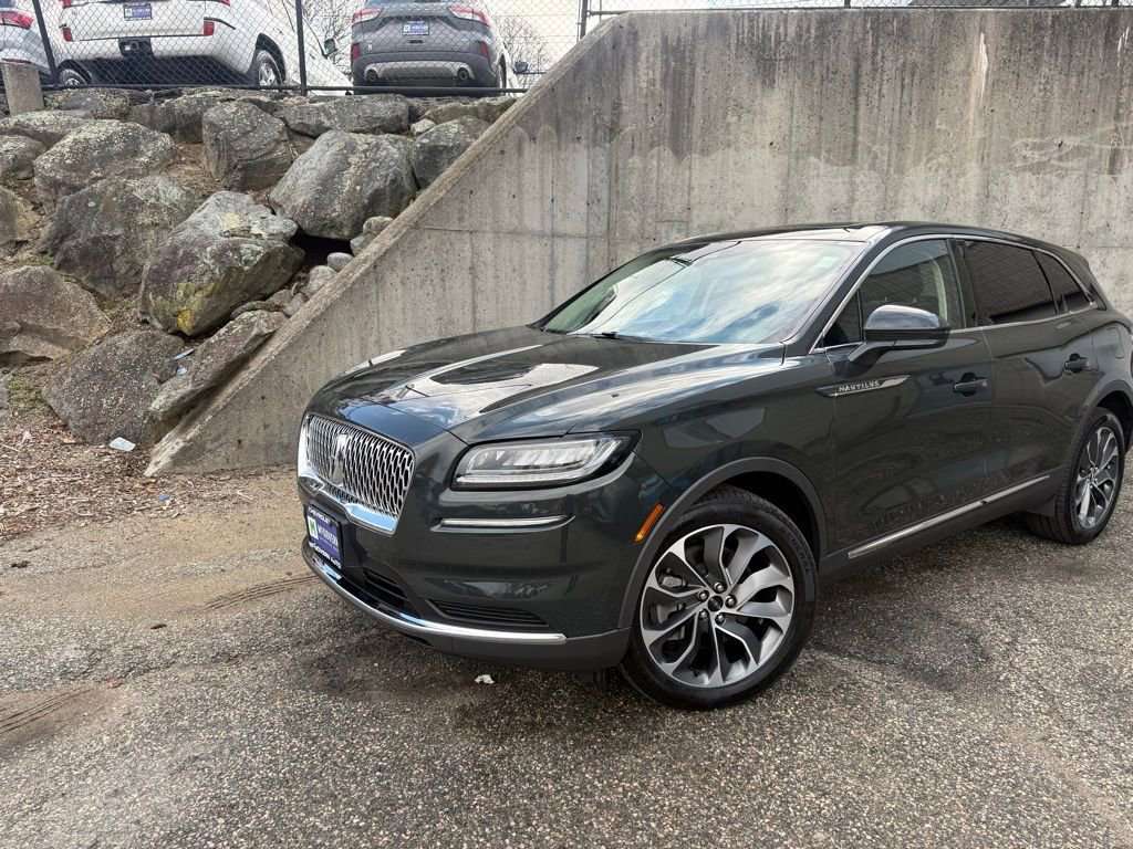 Used 2022 Lincoln Nautilus Reserve w/ Class II Trailer Tow Package image 1