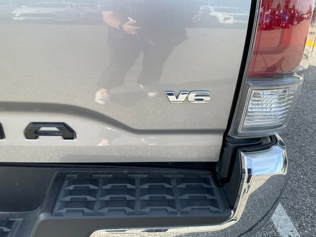 Used 2021 Toyota Tacoma TRD Off-Road AWD/4WD image 10