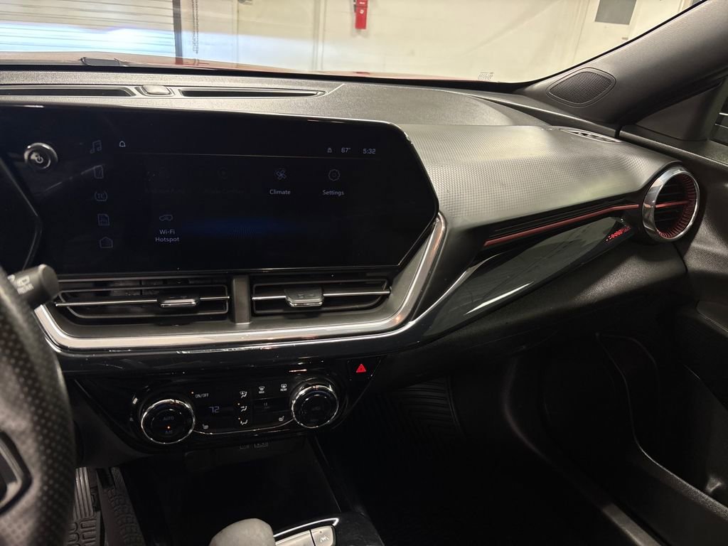 Certified 2025 Chevrolet Trax RS w/ Driver Confidence Package image 31