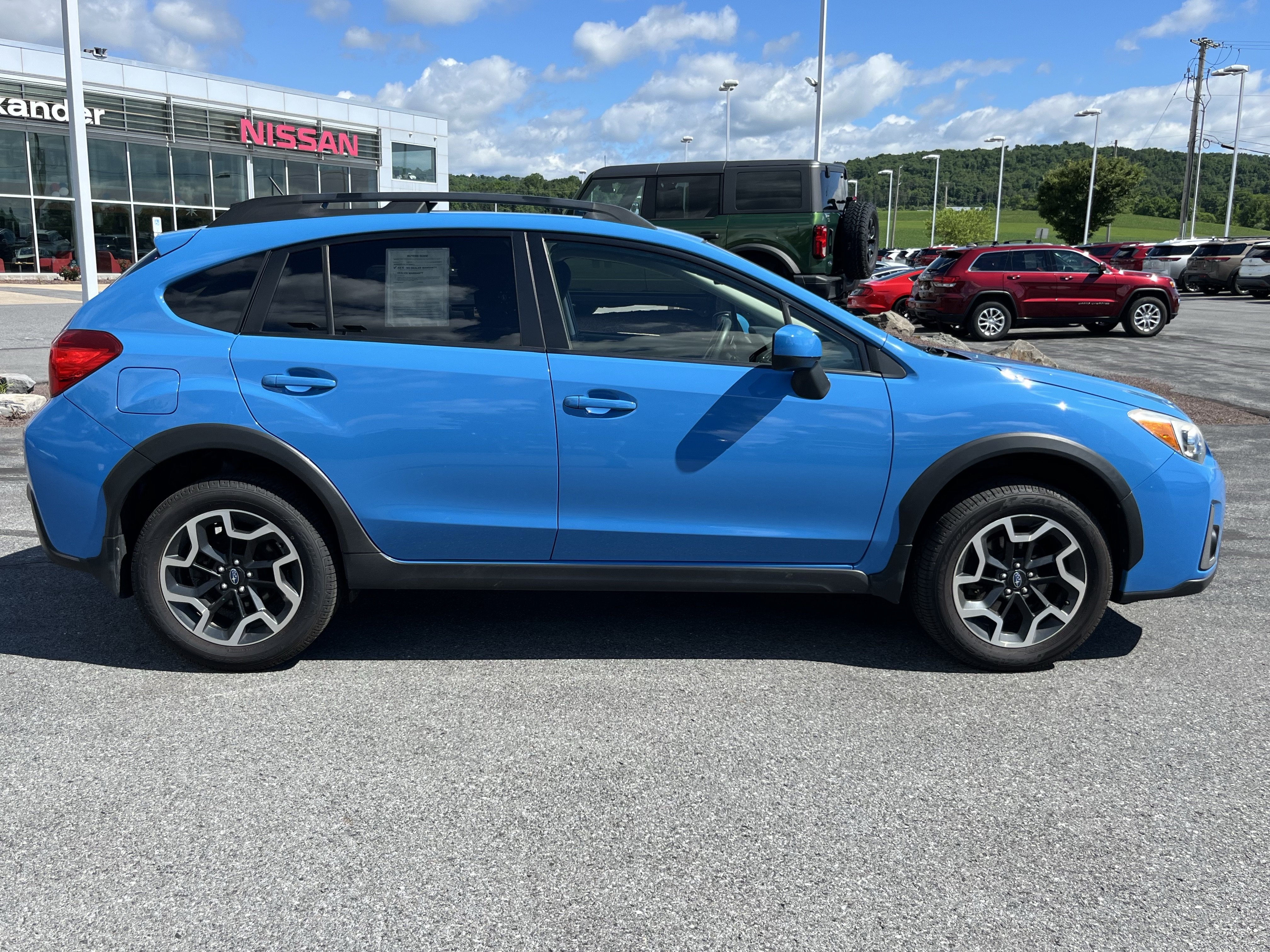 Used 2017 Subaru Crosstrek 2.0i Premium AWD/4WD image 2