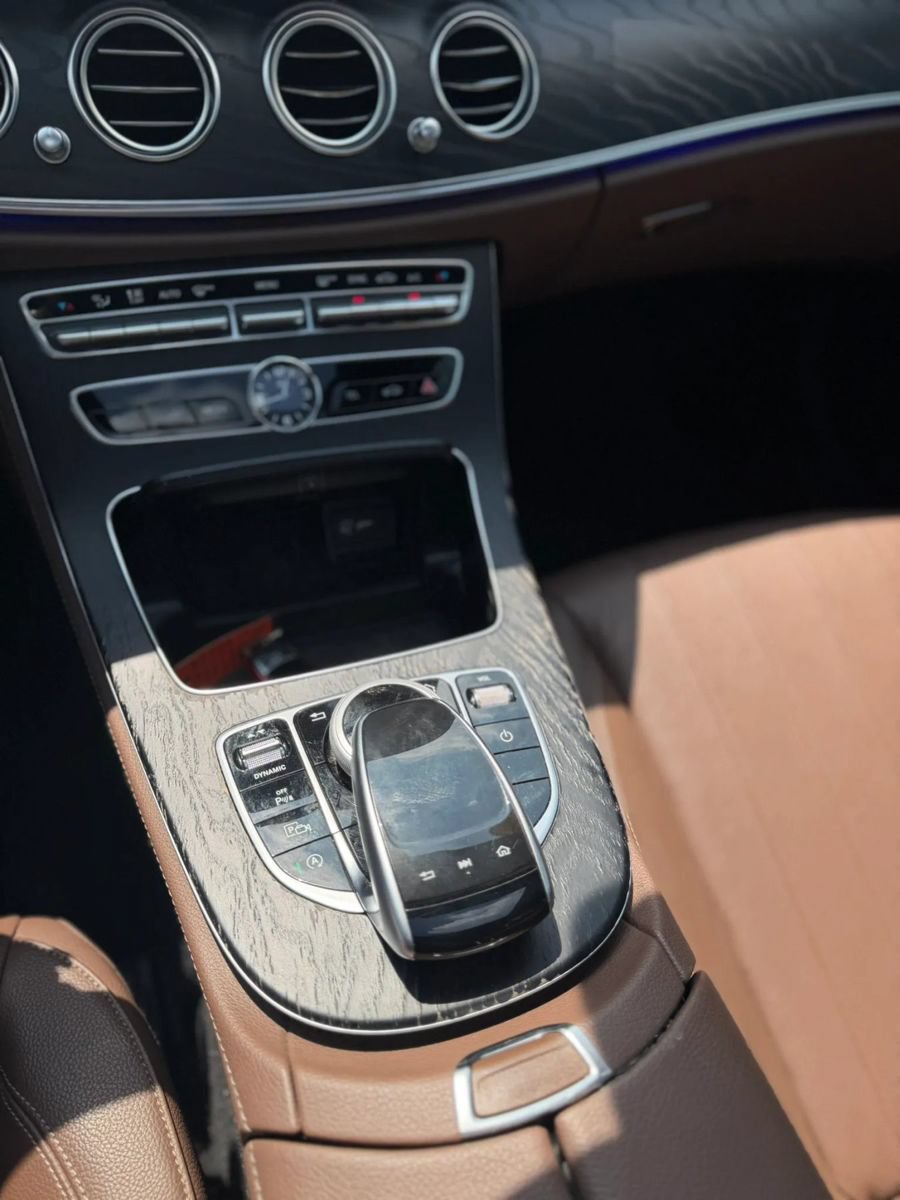 Used 2020 Mercedes-Benz E 350 4MATIC Sedan w/ Parking Assistance Package image 28