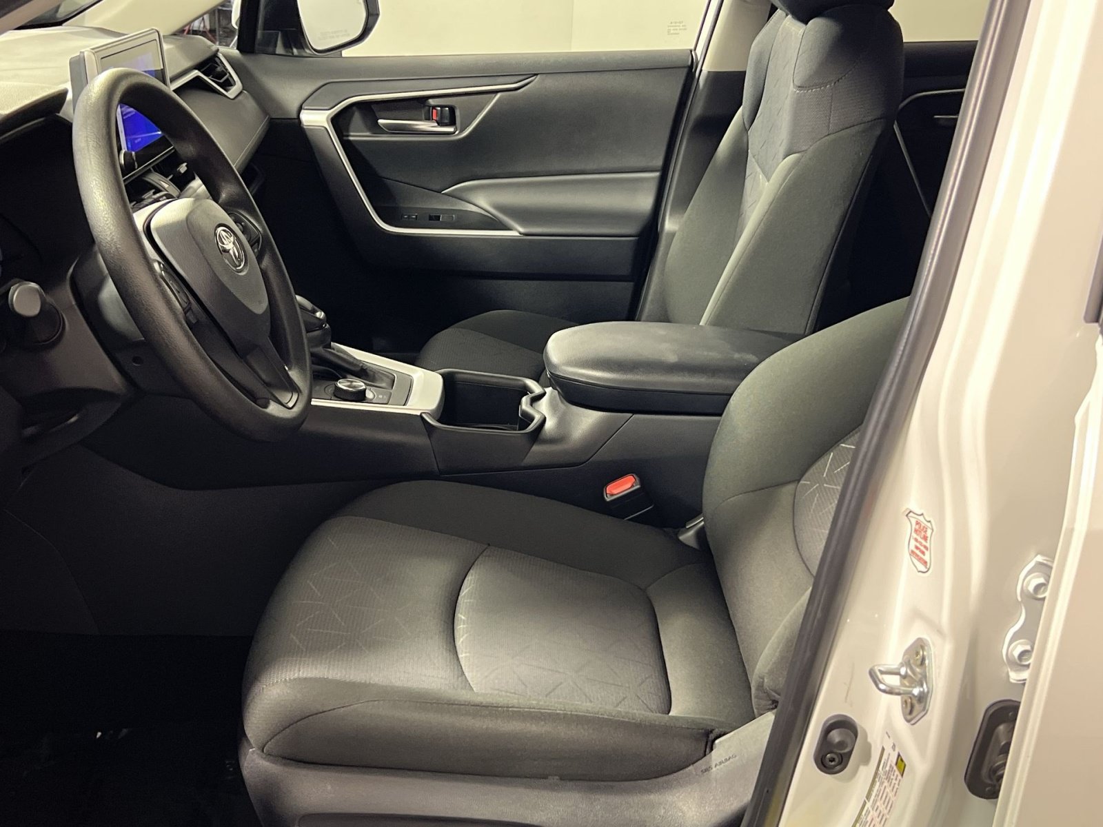 Used 2025 Toyota RAV4 XLE AWD/4WD image 13