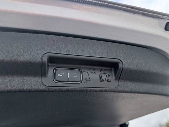 Used 2023 Ford Explorer Limited w/ Equipment Group 301A image 12