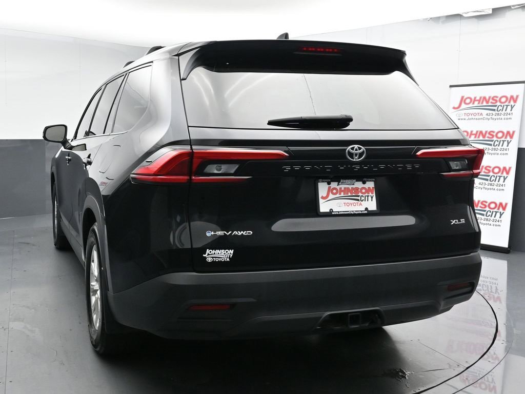 Used 2024 Toyota Grand Highlander XLE image 6