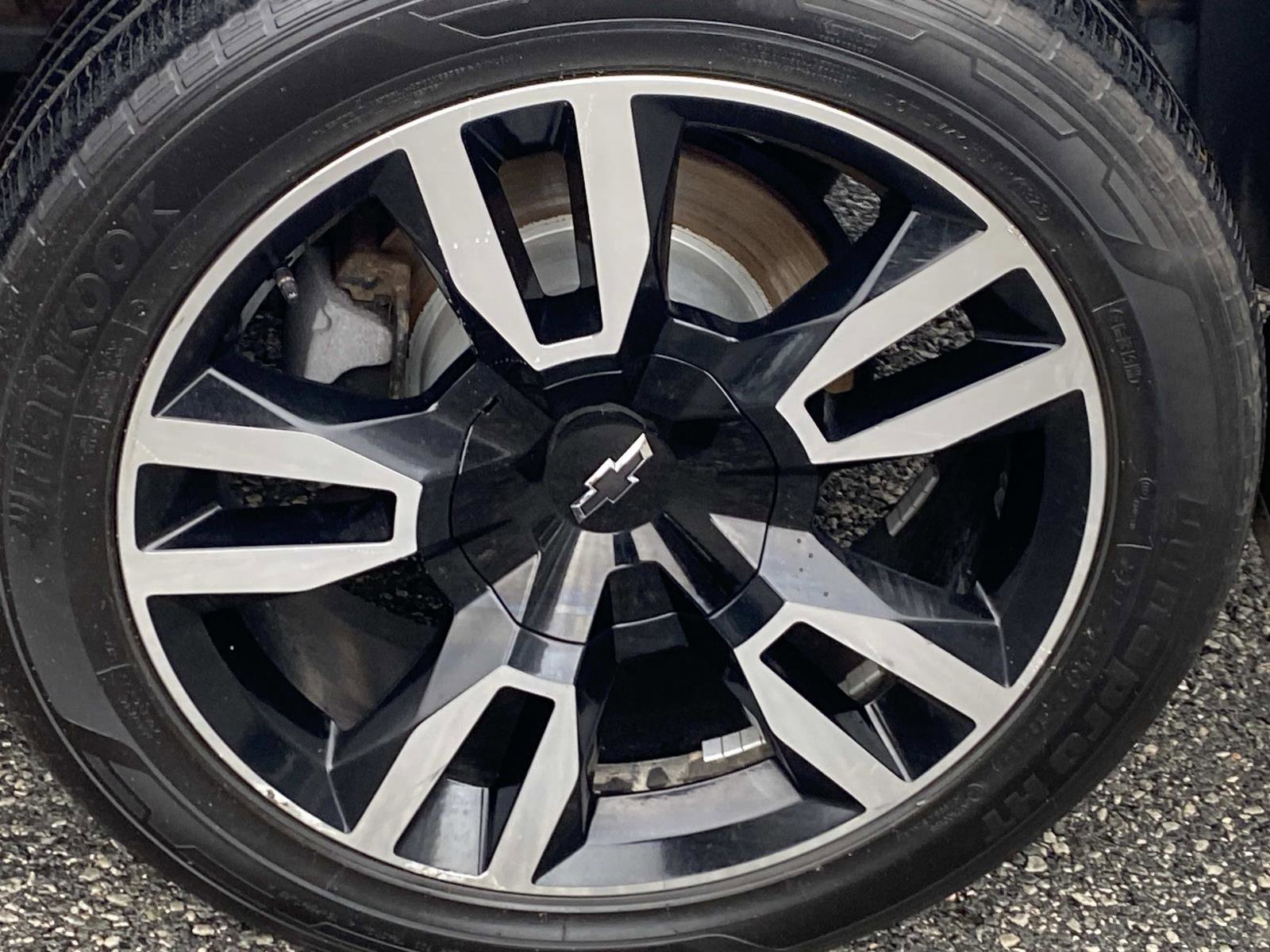 Used 2018 Chevrolet Tahoe LT w/ RST Edition image 30