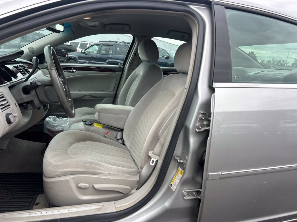 Used 2008 Buick Lucerne CX FWD image 5