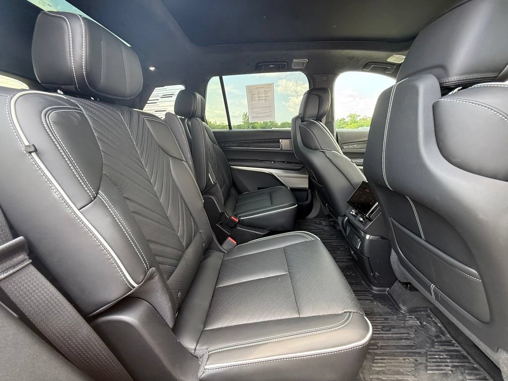 Certified 2026 Cadillac Vistiq Platinum w/ LPO, Floor Liner Package AWD/4WD image 35