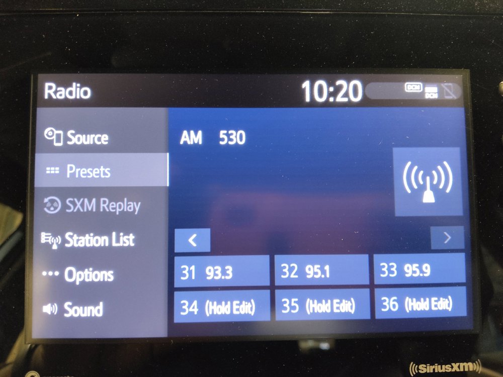 Used 2022 Toyota Camry SE image 25