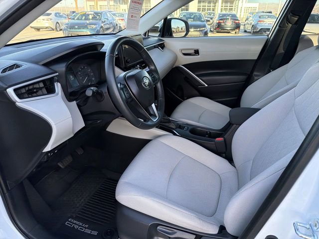 Certified 2025 Toyota Corolla Cross LE w/ Moonroof Package FWD image 26