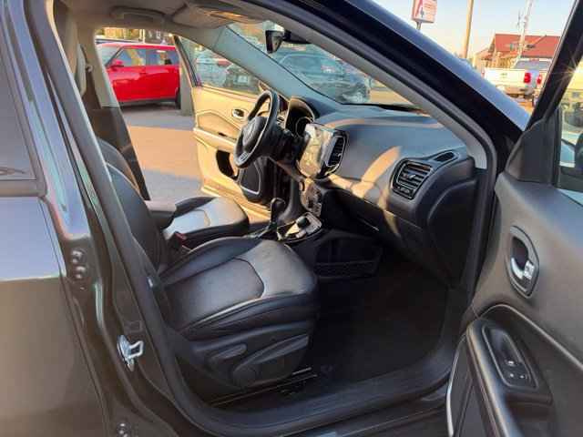 Used 2018 Jeep Compass Limited AWD/4WD image 13
