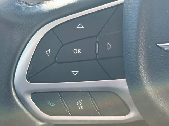 Used 2018 Chrysler Pacifica Touring-L image 34