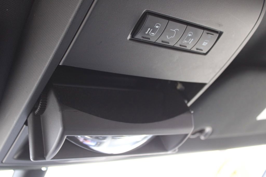 Used 2019 Dodge Grand Caravan SXT image 40