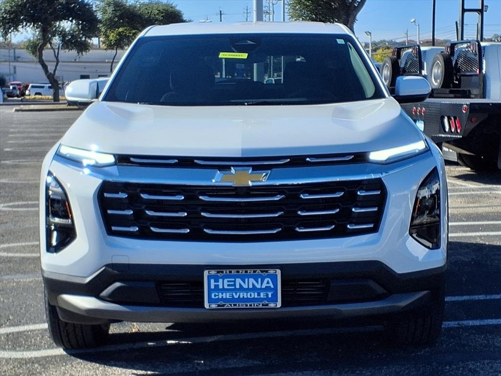 New 2026 Chevrolet Equinox LT image 2