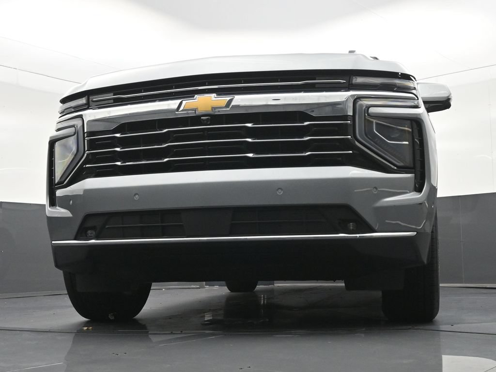Used 2025 Chevrolet Suburban LT w/ Comfort Package RWD image 32