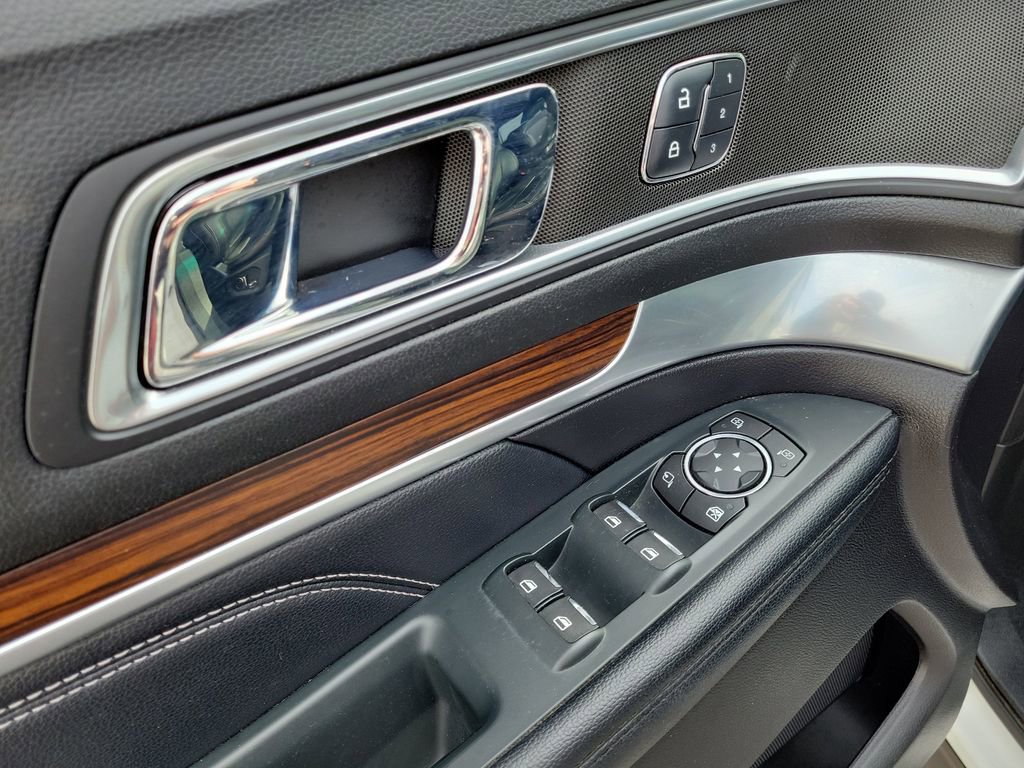 Used 2018 Ford Explorer Limited w/ Equipment Group 301A image 18