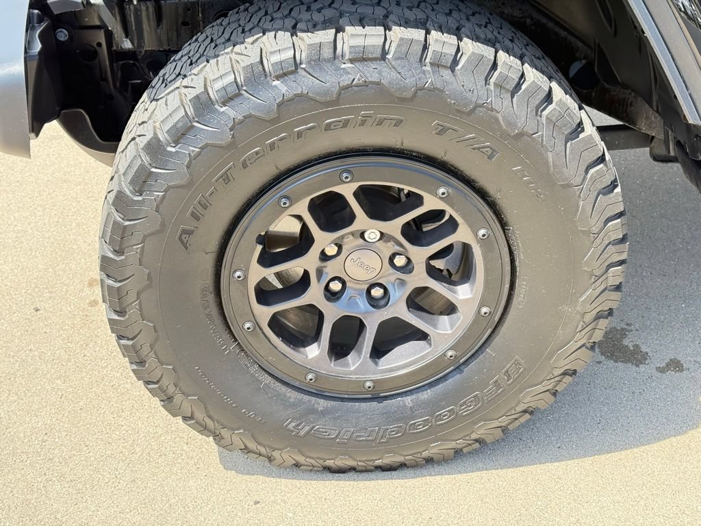 Used 2023 Jeep Wrangler Unlimited Rubicon w/ Xtreme 35 Tire Package AWD/4WD image 12