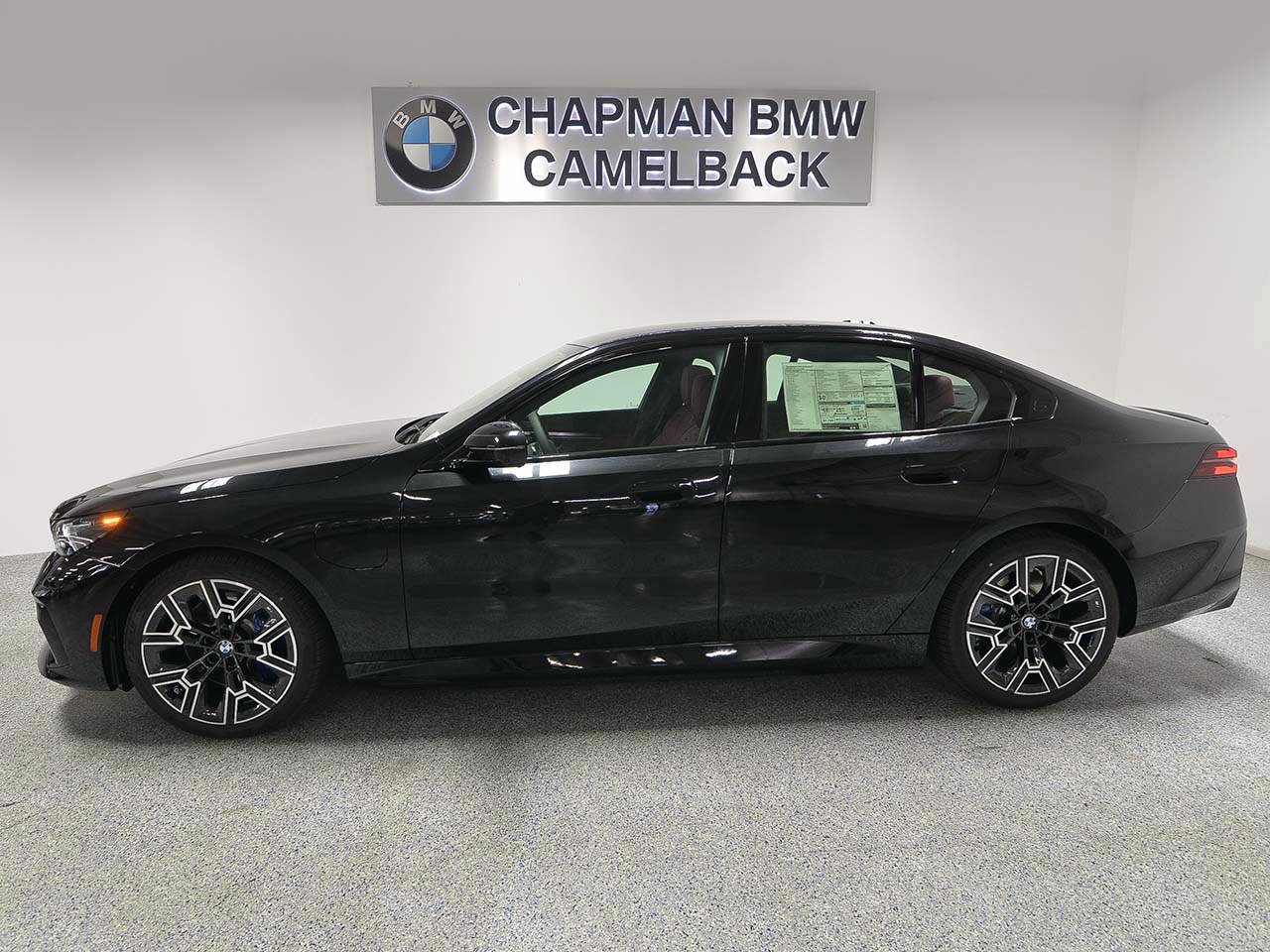New 2027 BMW 550e xDrive w/ Premium Package AWD/4WD image 3