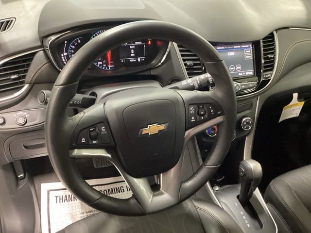 Used 2022 Chevrolet Trax LT w/ LT Convenience Package image 7