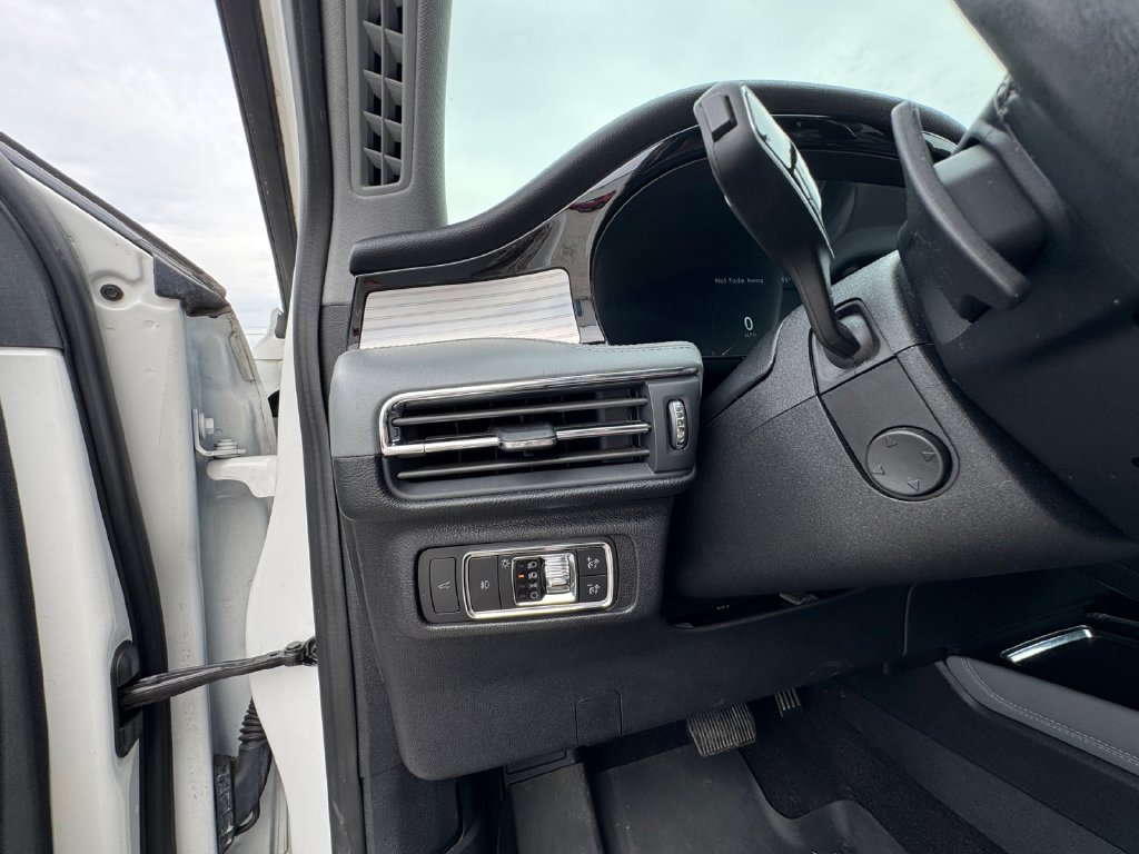 Used 2021 Lincoln Corsair Reserve FWD image 25