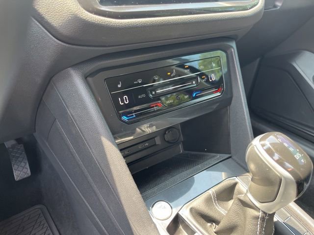 Used 2023 Volkswagen Tiguan SE image 23