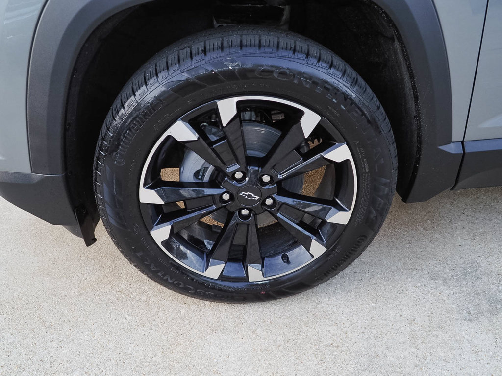 New 2027 Chevrolet Equinox RS w/ LPO, Floor Liner Package AWD/4WD image 7