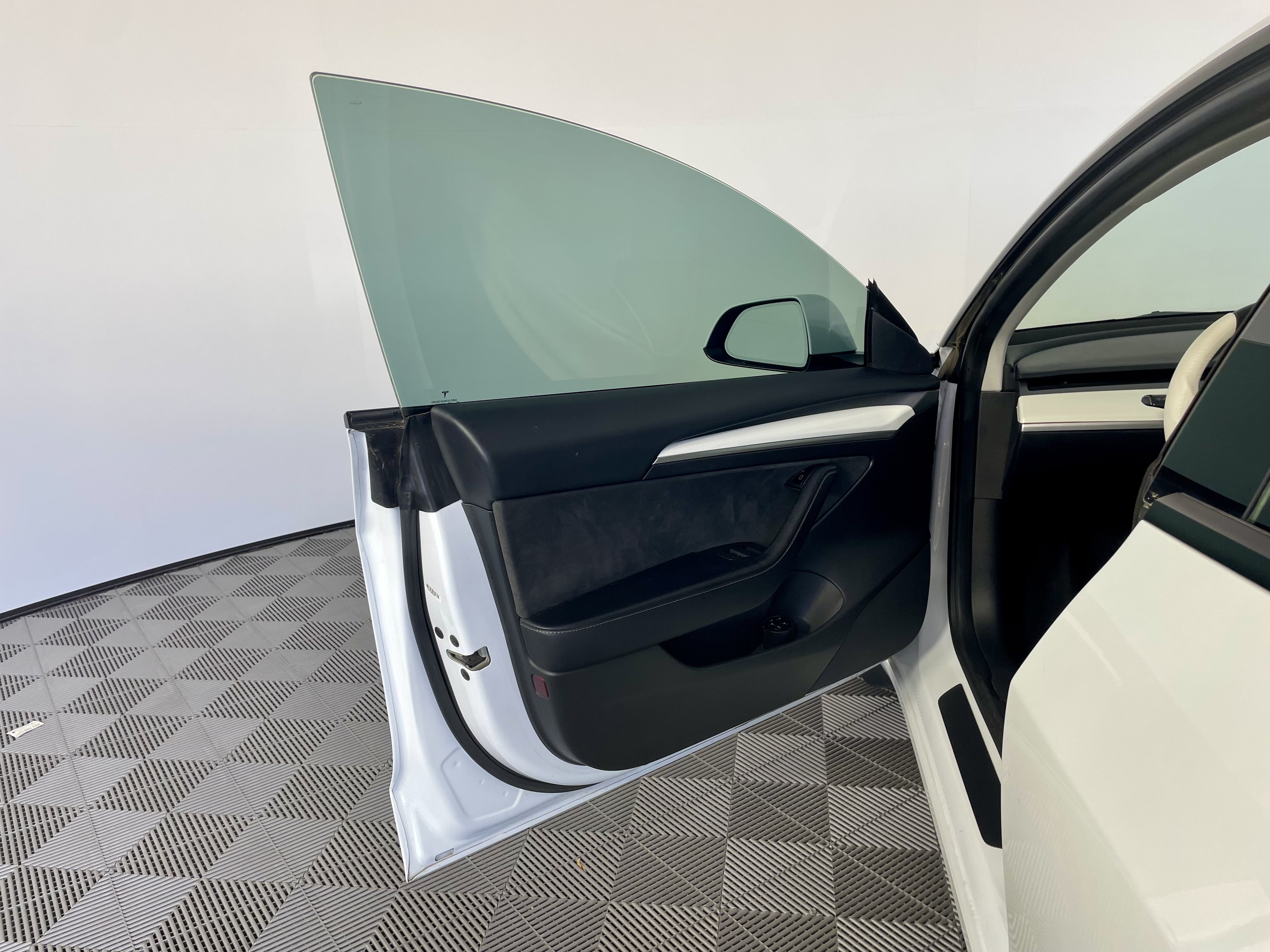 Used 2023 Tesla Model 3 Standard Range RWD image 11
