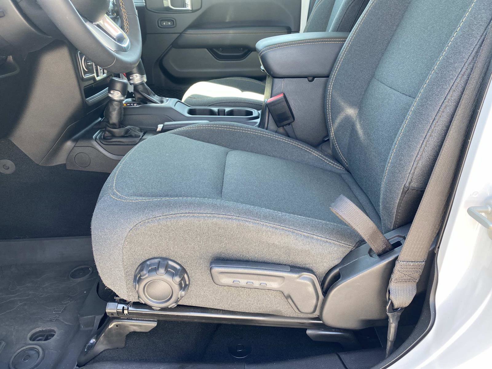 Used 2024 Jeep Wrangler Unlimited Sahara w/ Dual Top Group AWD/4WD image 21