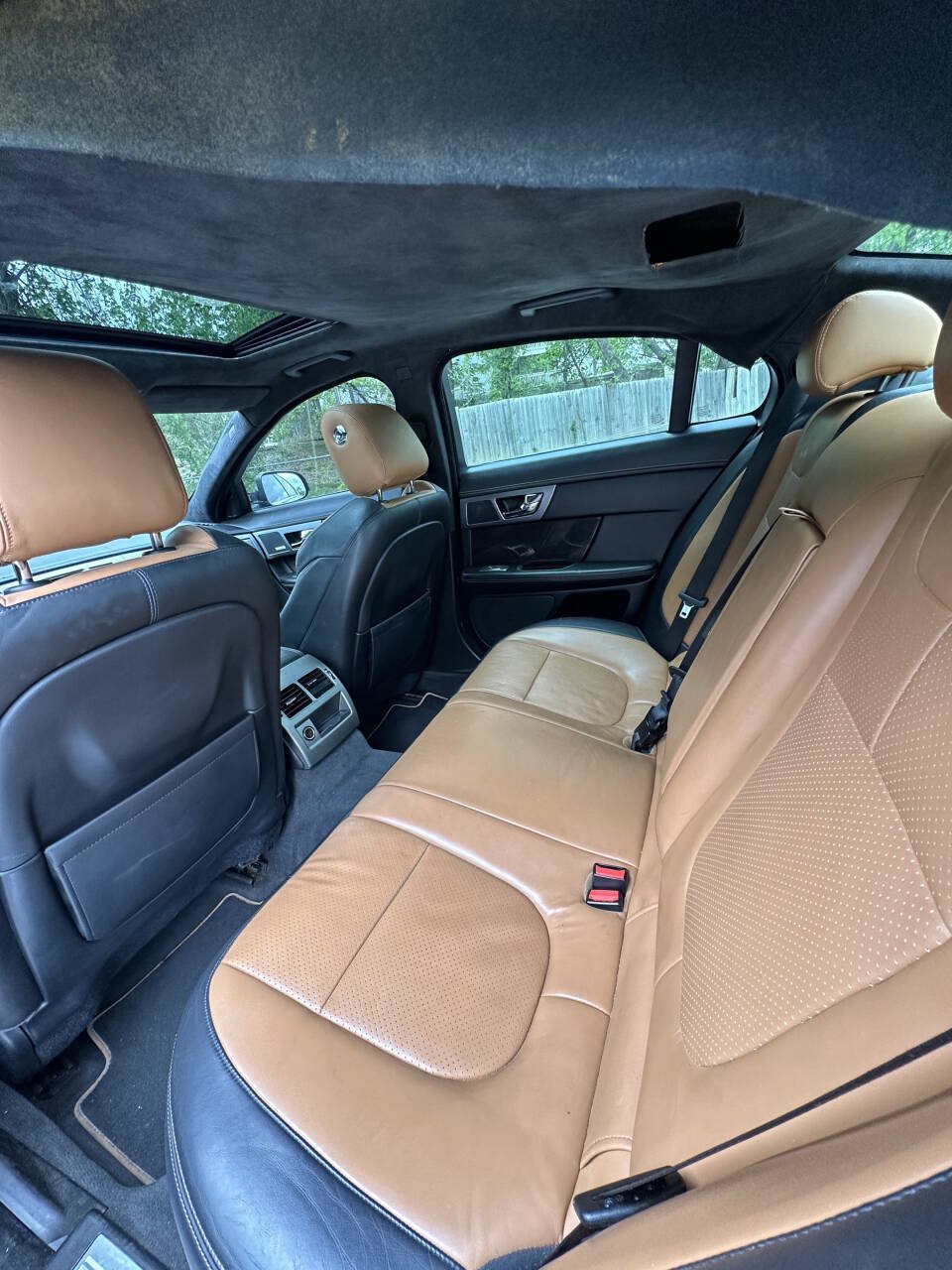 Used 2011 Jaguar XF R RWD image 14