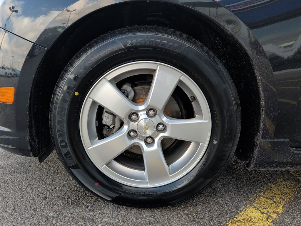Used 2014 Chevrolet Cruze LT w/ All-Star Edition image 4