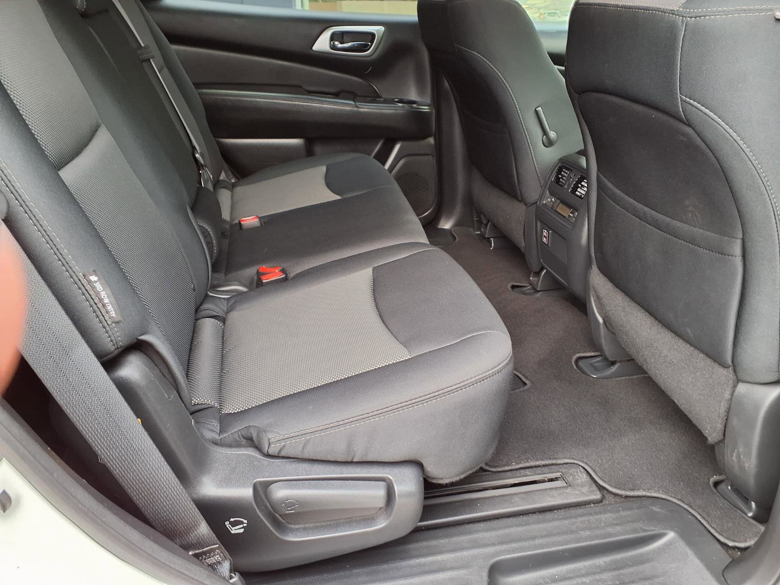 Certified 2018 Nissan Pathfinder S image 14