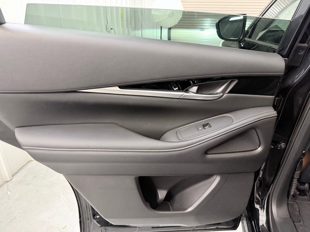 Certified 2025 INFINITI QX60 Pure image 30