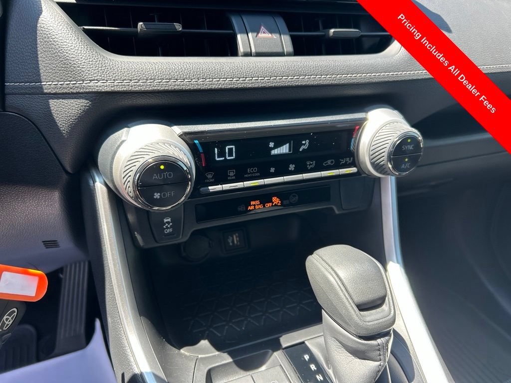 Used 2025 Toyota RAV4 LE AWD/4WD image 12